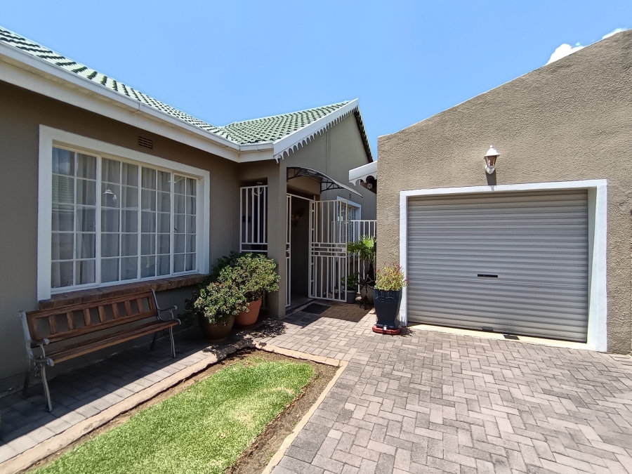 2 Bedroom Property for Sale in Verwoerdpark Gauteng