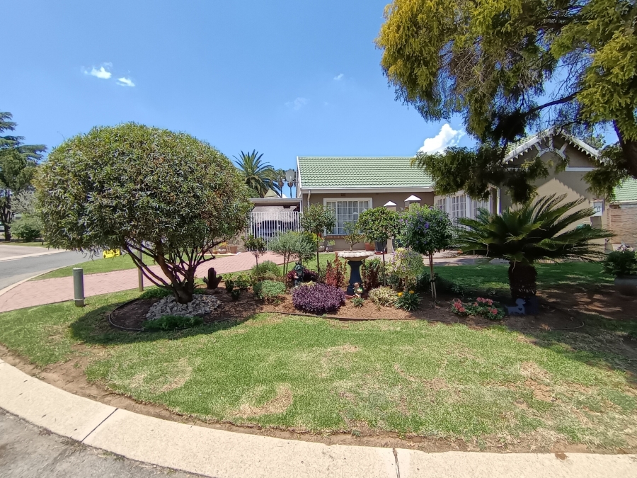 2 Bedroom Property for Sale in Verwoerdpark Gauteng