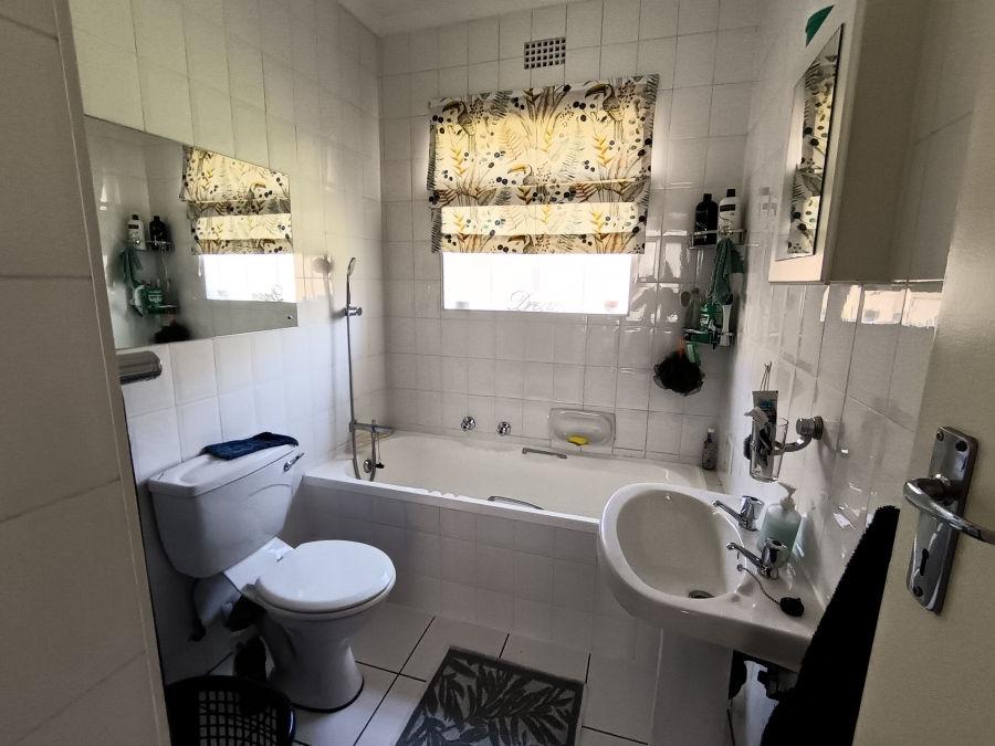 2 Bedroom Property for Sale in Verwoerdpark Gauteng