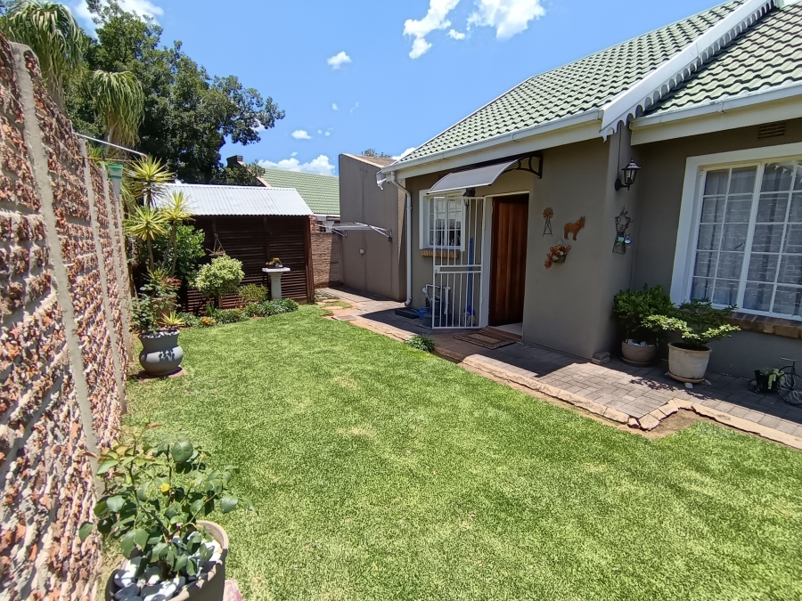 2 Bedroom Property for Sale in Verwoerdpark Gauteng
