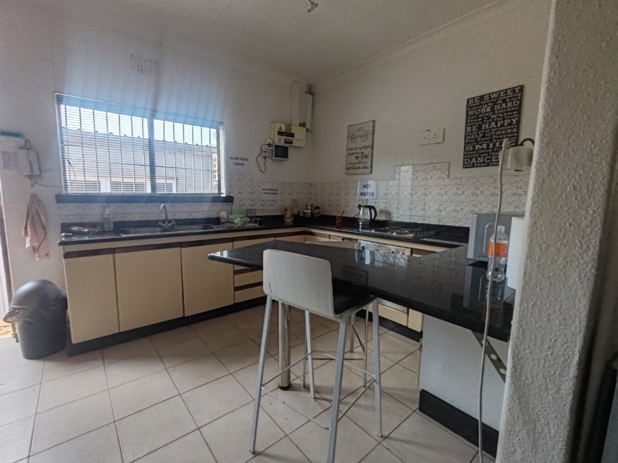 7 Bedroom Property for Sale in Edendale Gauteng