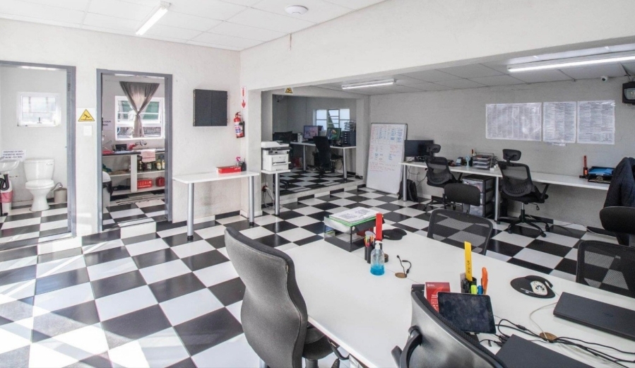 7 Bedroom Property for Sale in Edendale Gauteng