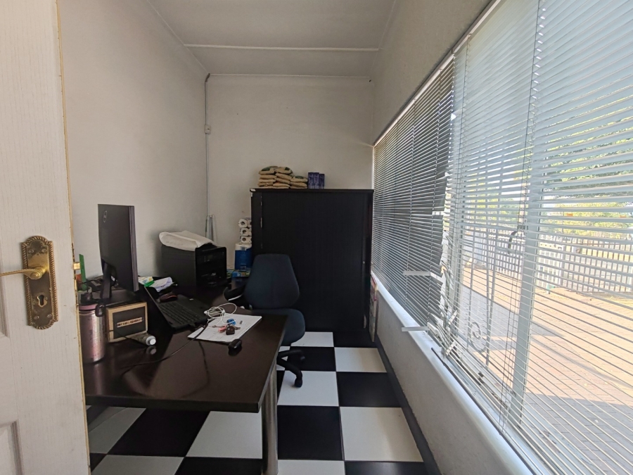 7 Bedroom Property for Sale in Edendale Gauteng