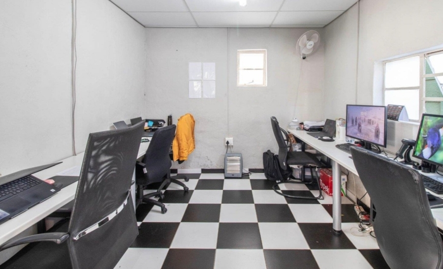 7 Bedroom Property for Sale in Edendale Gauteng