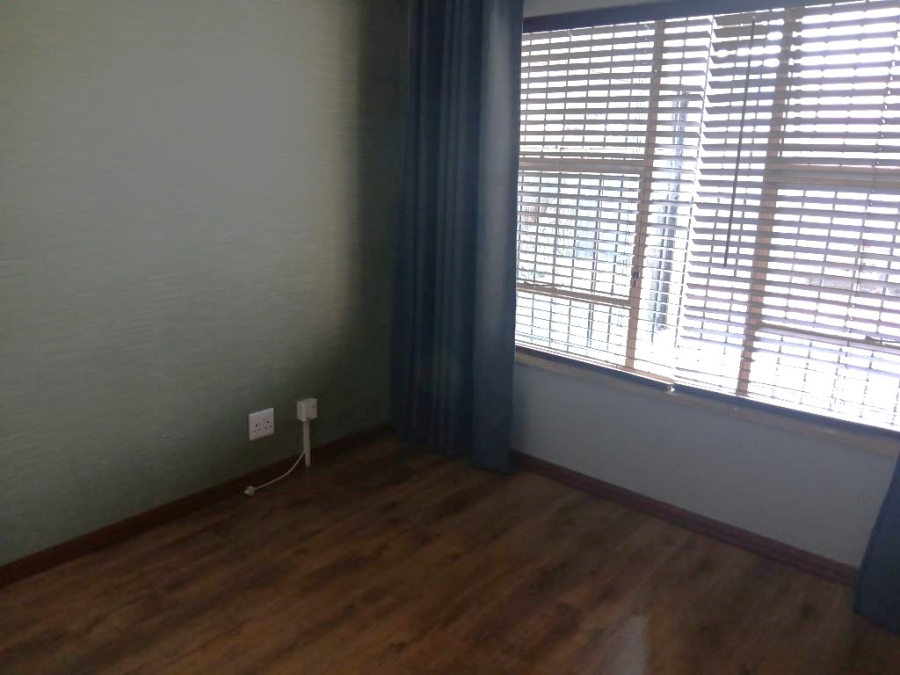 3 Bedroom Property for Sale in Helikonpark Gauteng