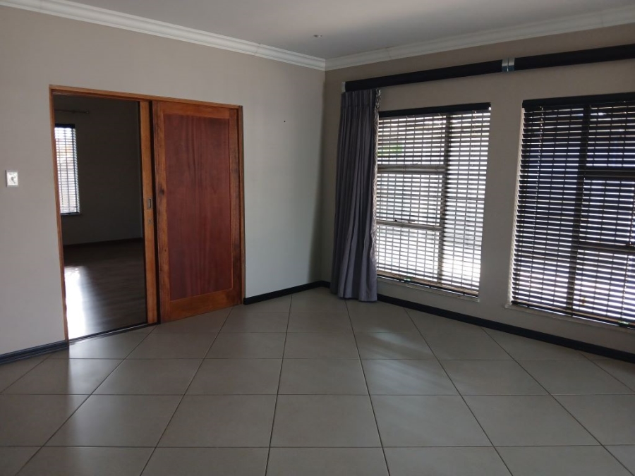 3 Bedroom Property for Sale in Helikonpark Gauteng