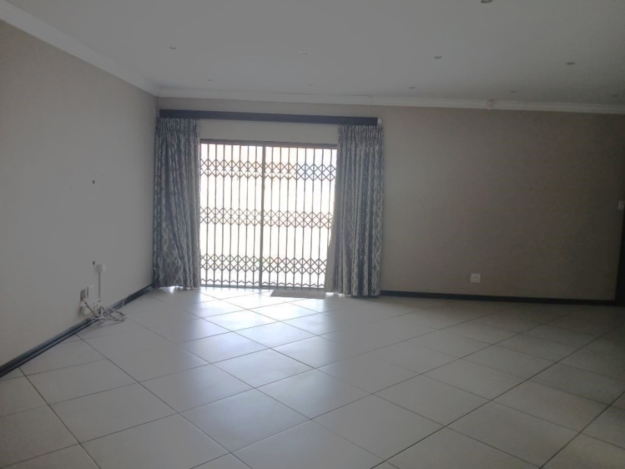 3 Bedroom Property for Sale in Helikonpark Gauteng