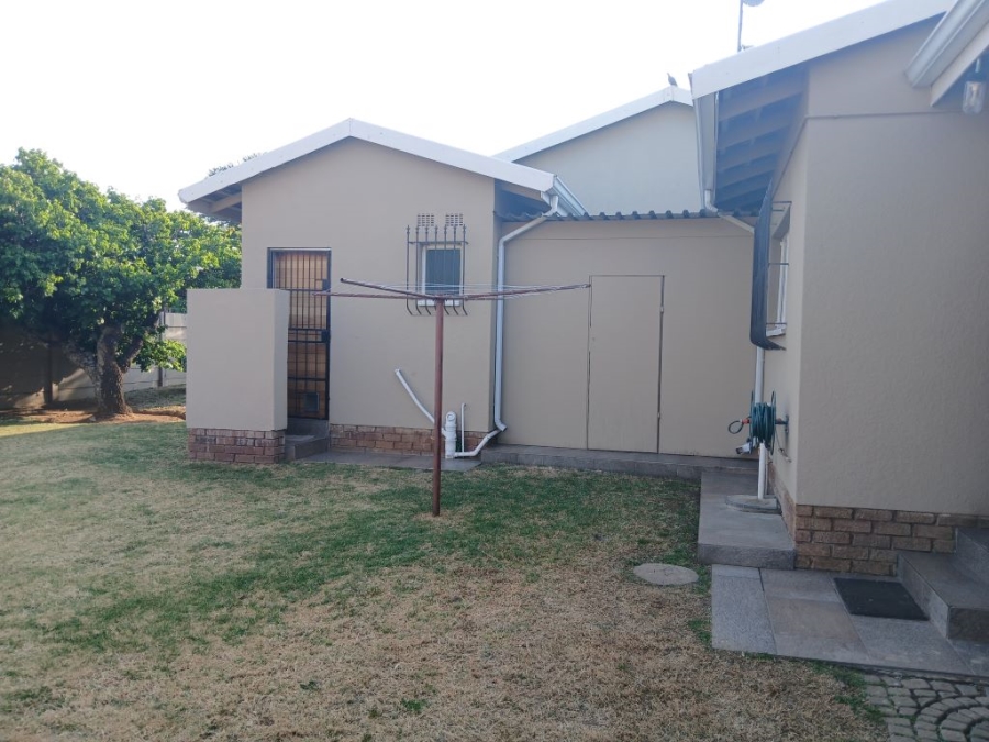 3 Bedroom Property for Sale in Helikonpark Gauteng