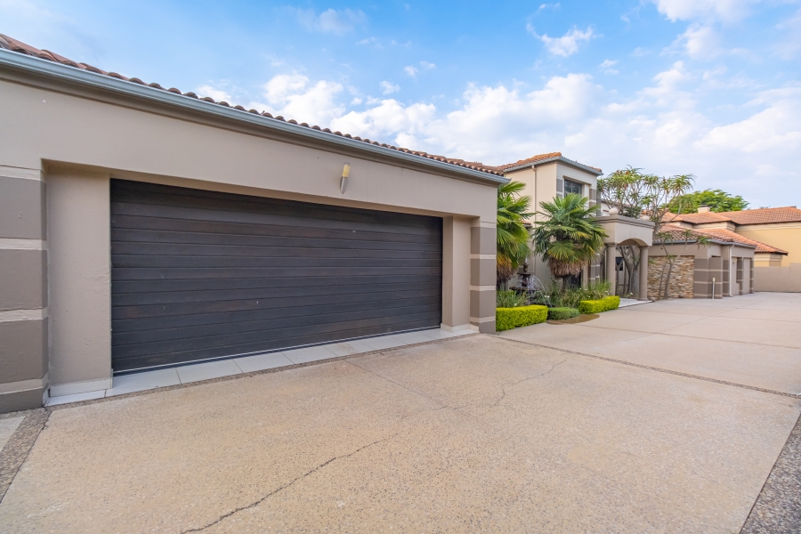 5 Bedroom Property for Sale in Broadacres Gauteng