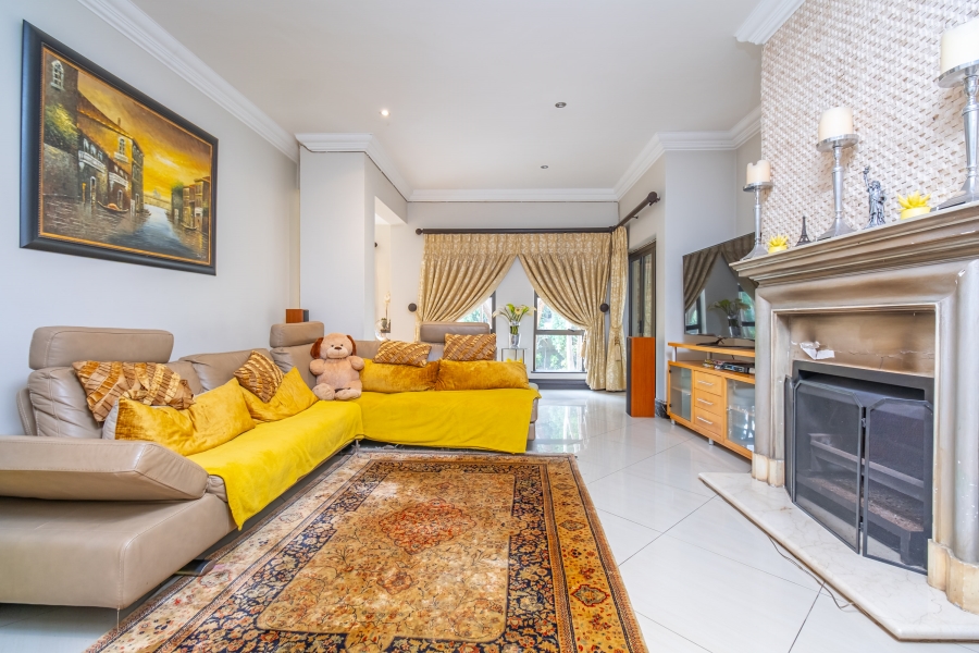 5 Bedroom Property for Sale in Broadacres Gauteng