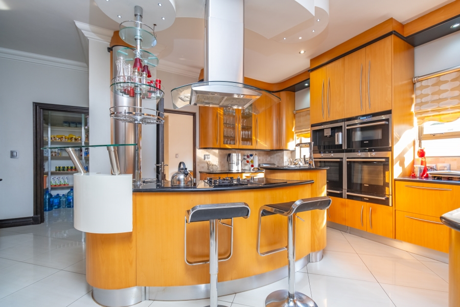 5 Bedroom Property for Sale in Broadacres Gauteng