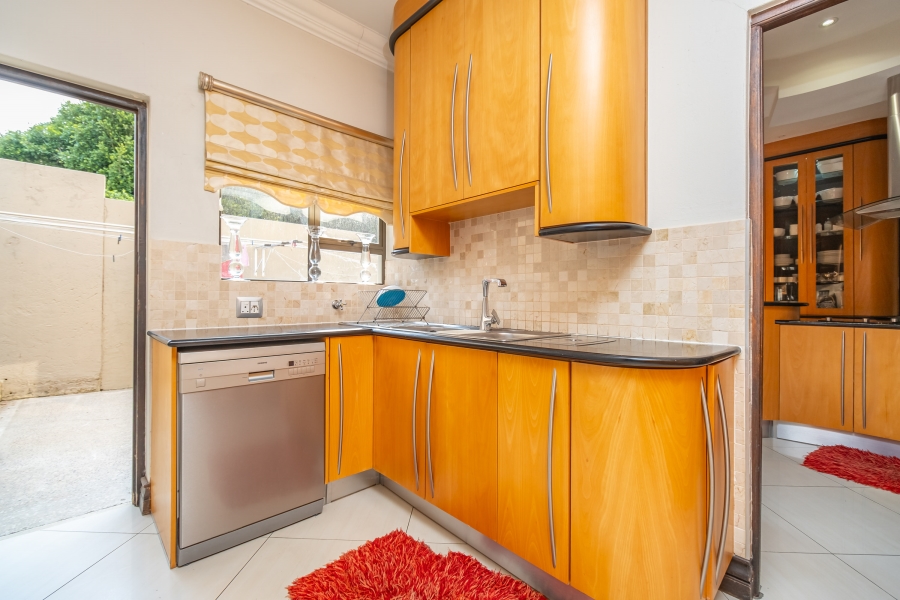 5 Bedroom Property for Sale in Broadacres Gauteng