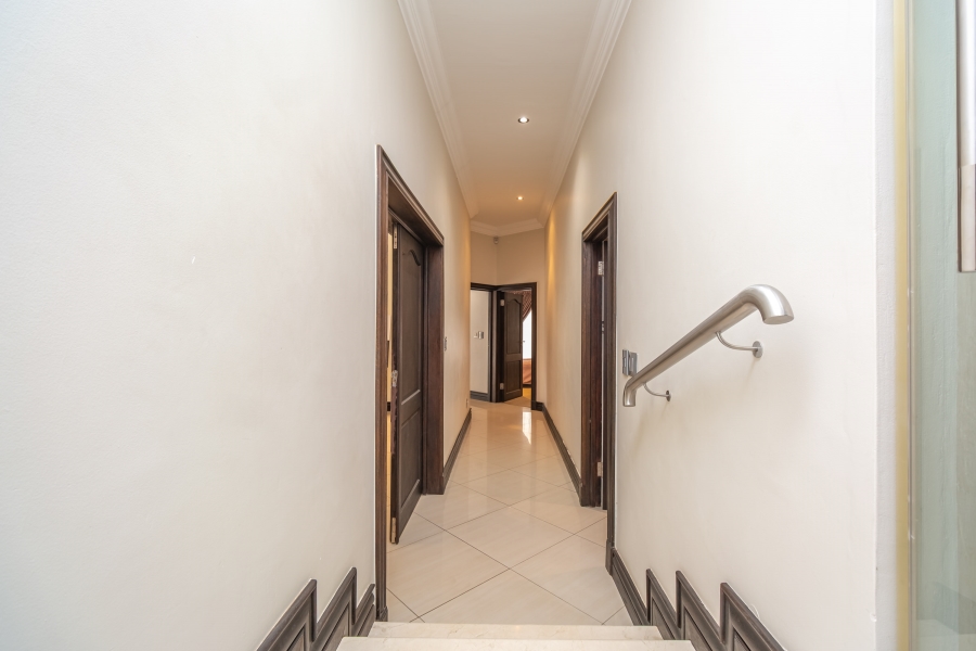 5 Bedroom Property for Sale in Broadacres Gauteng