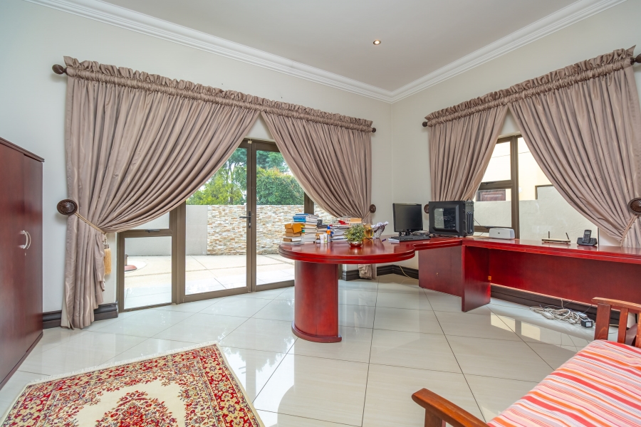 5 Bedroom Property for Sale in Broadacres Gauteng