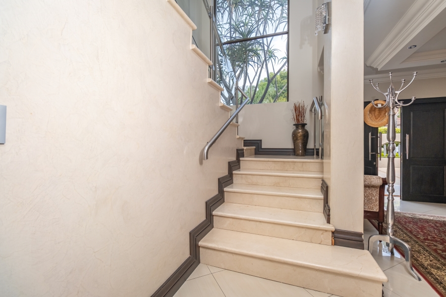 5 Bedroom Property for Sale in Broadacres Gauteng