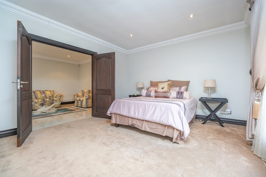 5 Bedroom Property for Sale in Broadacres Gauteng