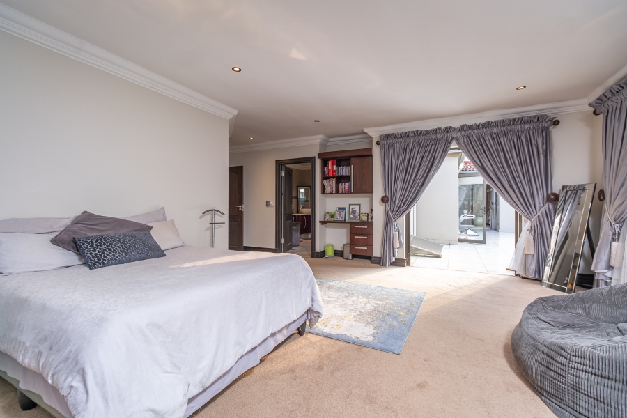 5 Bedroom Property for Sale in Broadacres Gauteng