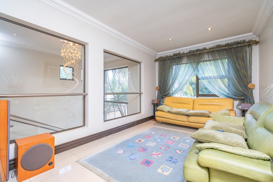 5 Bedroom Property for Sale in Broadacres Gauteng