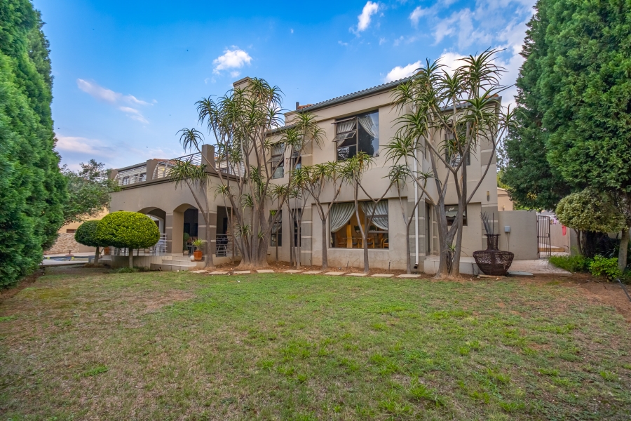 5 Bedroom Property for Sale in Broadacres Gauteng