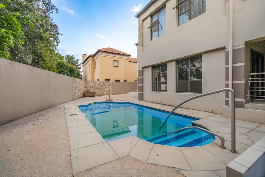5 Bedroom Property for Sale in Broadacres Gauteng