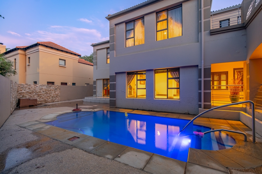 5 Bedroom Property for Sale in Broadacres Gauteng