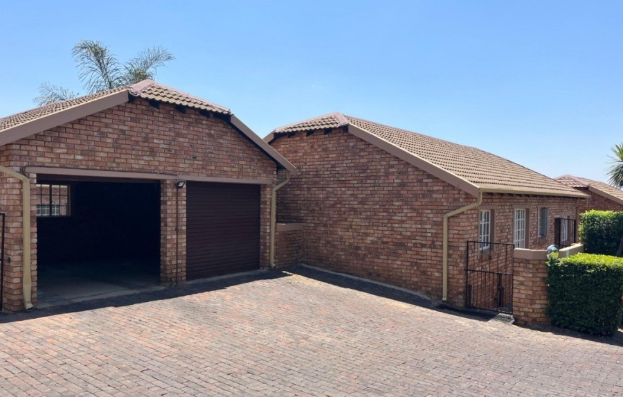 3 Bedroom Property for Sale in Amorosa Gauteng