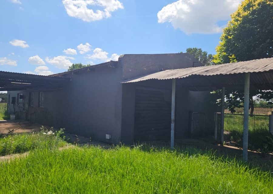 3 Bedroom Property for Sale in Lamontpark Gauteng