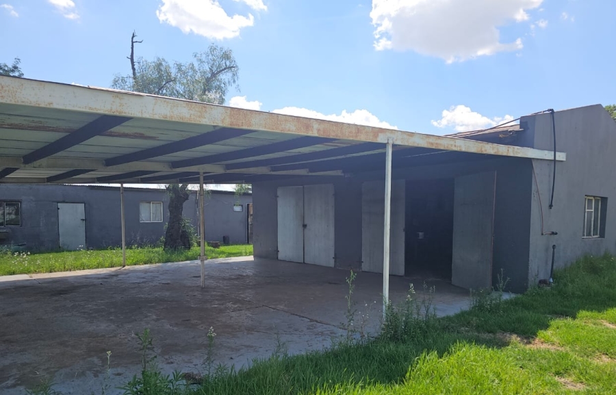 3 Bedroom Property for Sale in Lamontpark Gauteng