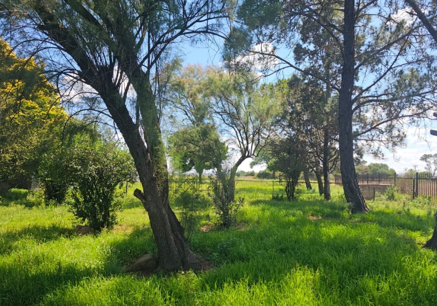 3 Bedroom Property for Sale in Lamontpark Gauteng