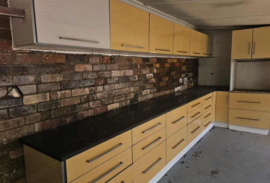 3 Bedroom Property for Sale in Lamontpark Gauteng