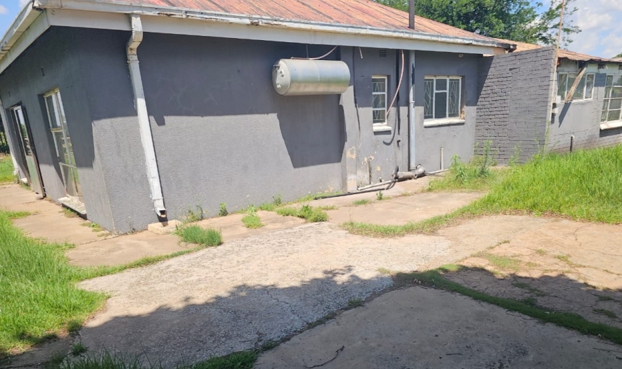 3 Bedroom Property for Sale in Lamontpark Gauteng