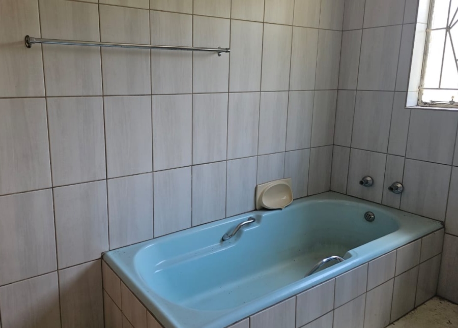 3 Bedroom Property for Sale in Lamontpark Gauteng
