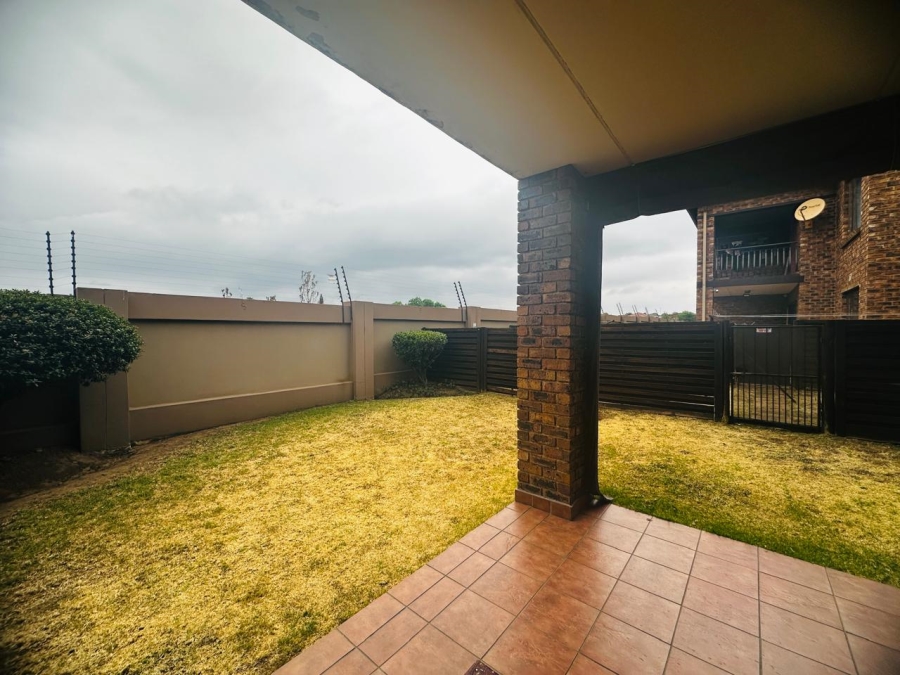 To Let 2 Bedroom Property for Rent in Sonneveld Gauteng