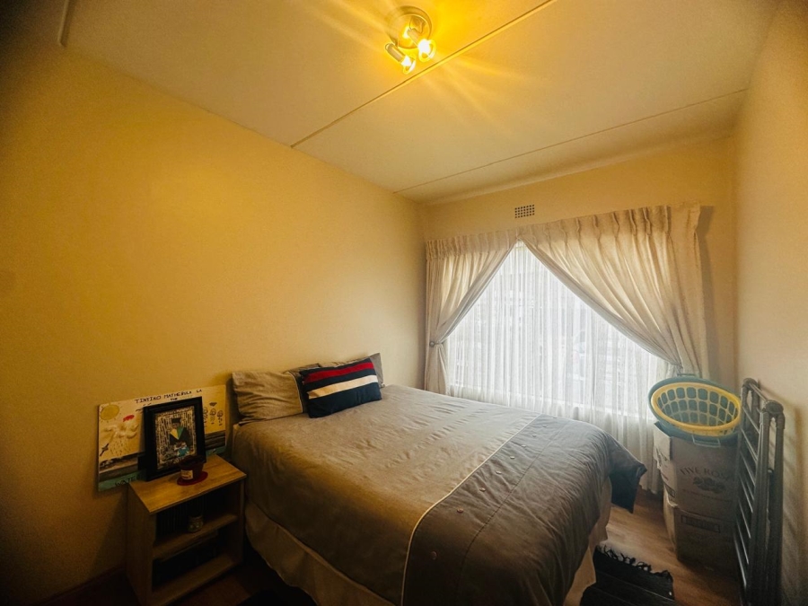 To Let 2 Bedroom Property for Rent in Sonneveld Gauteng