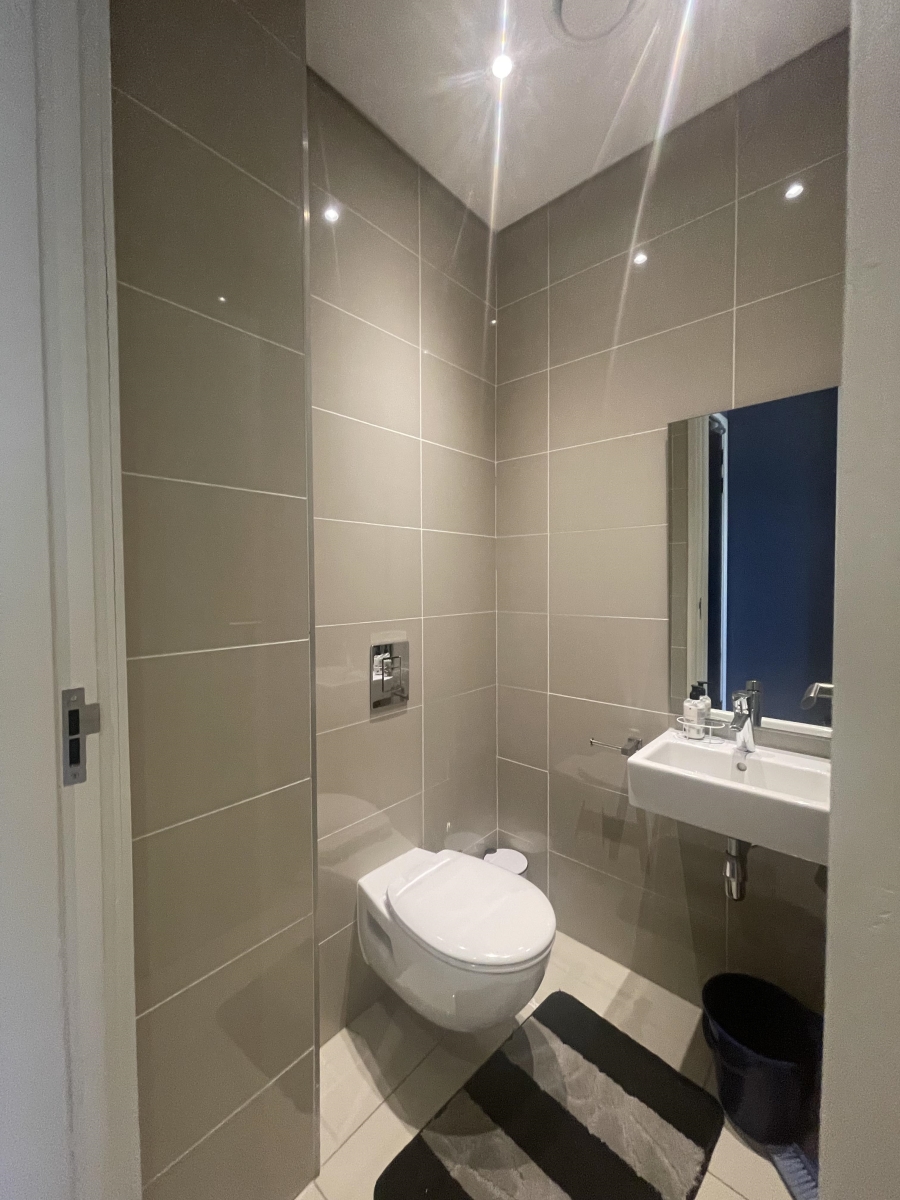 To Let 1 Bedroom Property for Rent in Sandown Gauteng