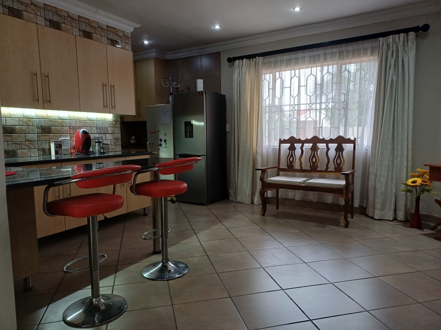 7 Bedroom Property for Sale in Marais Steyn Park Gauteng