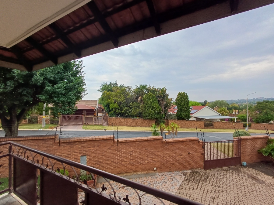 7 Bedroom Property for Sale in Marais Steyn Park Gauteng