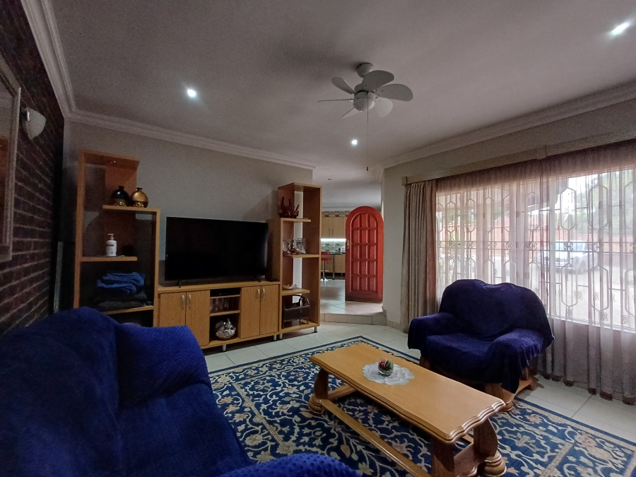 7 Bedroom Property for Sale in Marais Steyn Park Gauteng