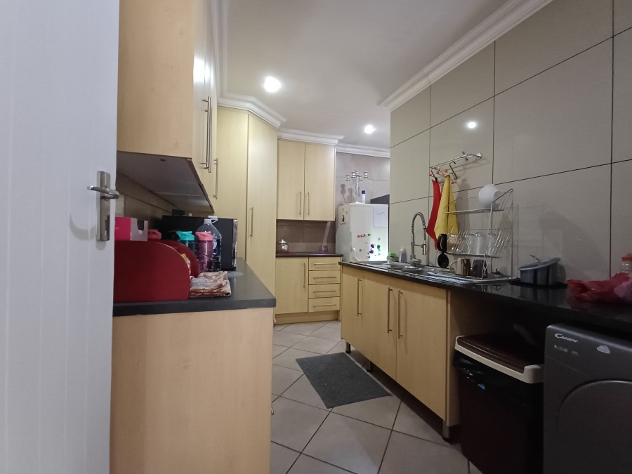 7 Bedroom Property for Sale in Marais Steyn Park Gauteng