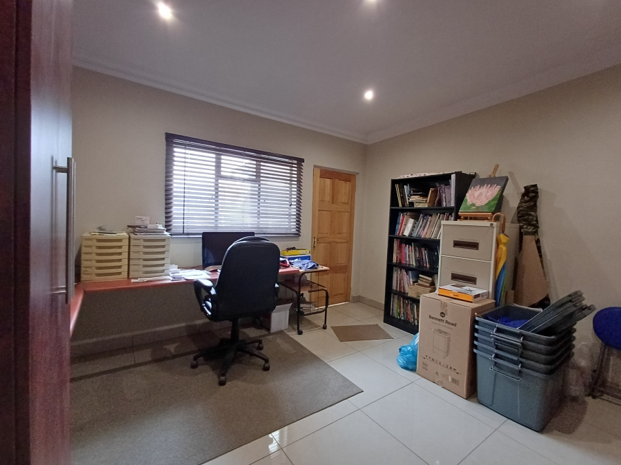 7 Bedroom Property for Sale in Marais Steyn Park Gauteng