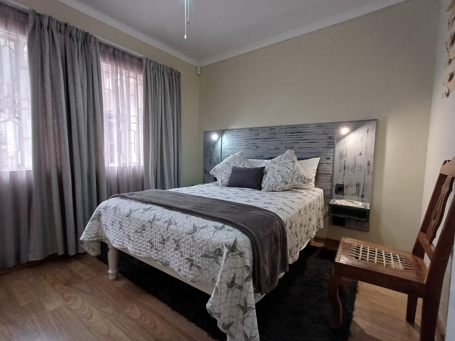 7 Bedroom Property for Sale in Marais Steyn Park Gauteng