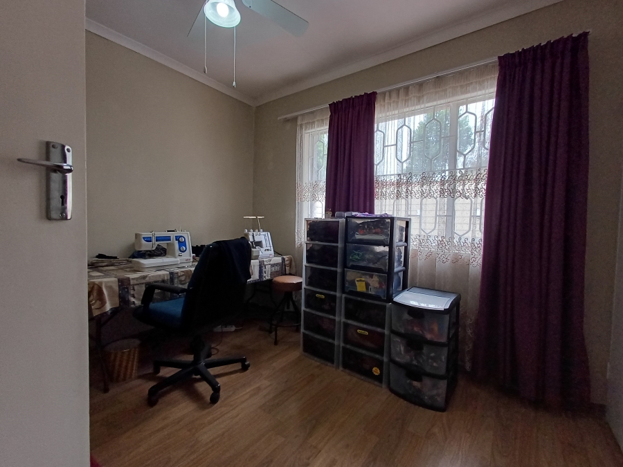 7 Bedroom Property for Sale in Marais Steyn Park Gauteng