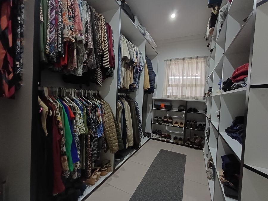 7 Bedroom Property for Sale in Marais Steyn Park Gauteng