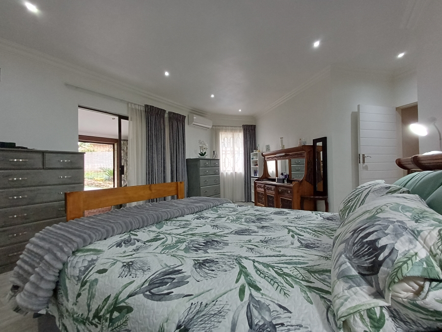 7 Bedroom Property for Sale in Marais Steyn Park Gauteng