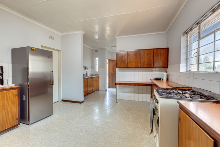 5 Bedroom Property for Sale in Linden Gauteng