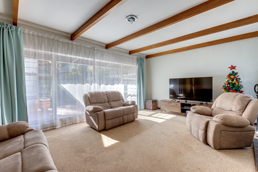 5 Bedroom Property for Sale in Linden Gauteng