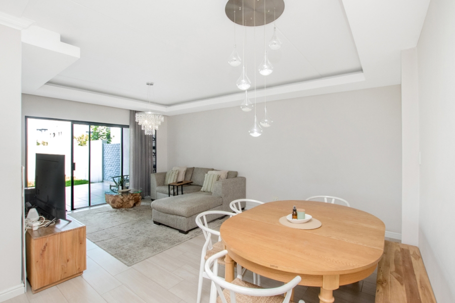 3 Bedroom Property for Sale in Petervale Gauteng