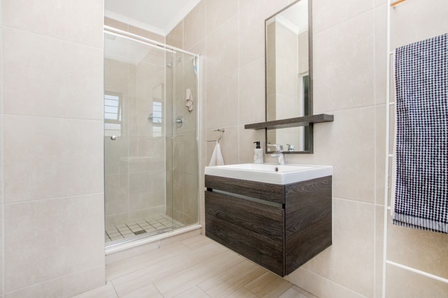 3 Bedroom Property for Sale in Petervale Gauteng