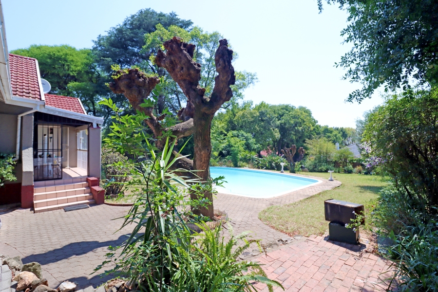 4 Bedroom Property for Sale in Robindale Gauteng