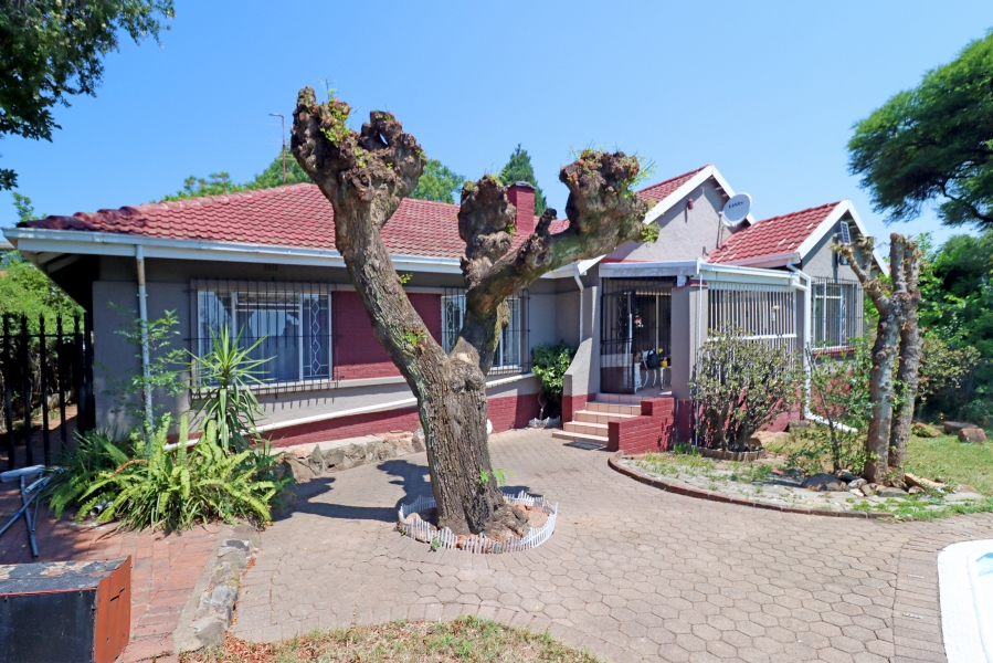 4 Bedroom Property for Sale in Robindale Gauteng